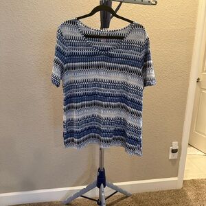 Chico's Navy and White Patterned Short Sleeve Top. Size 2